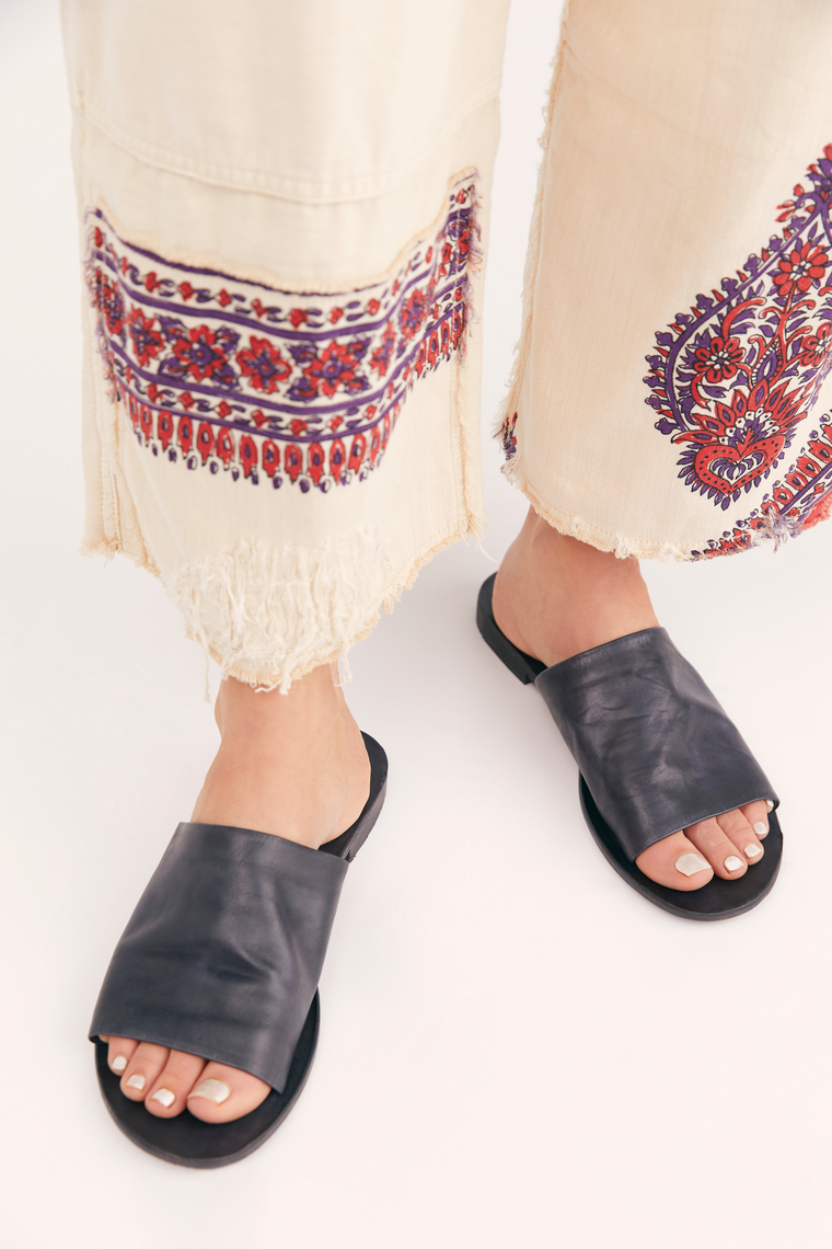 Vicente Slide Sandal
